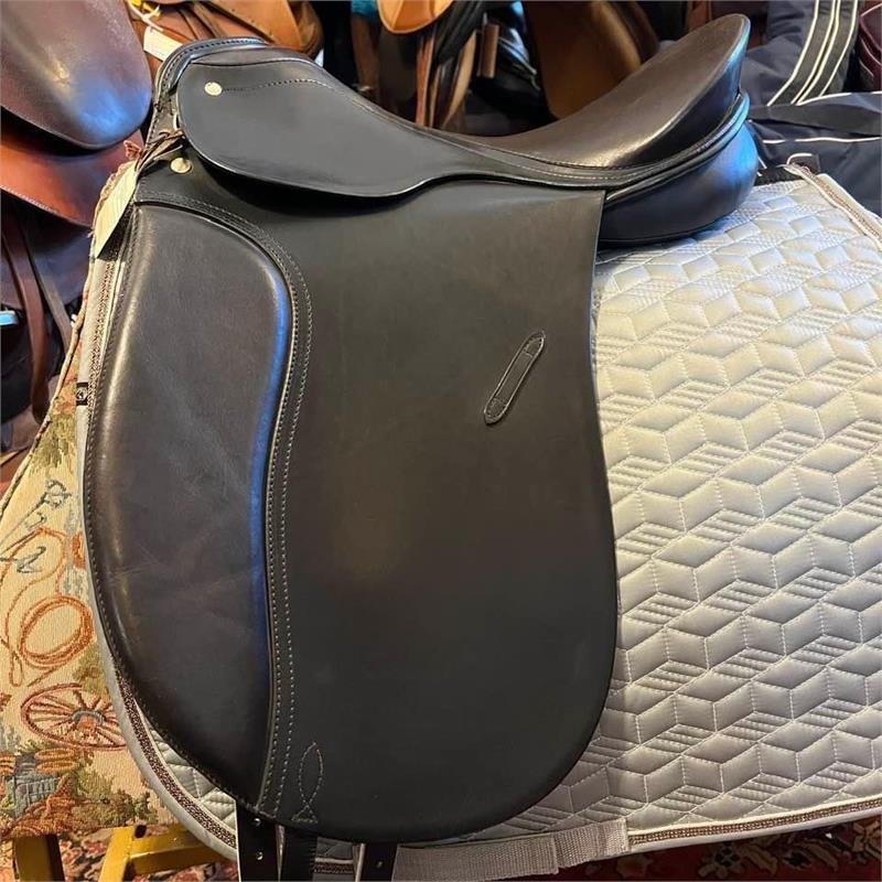 Passier Patron Dressage Saddle || 17" Seat || Medium/Regular Tree