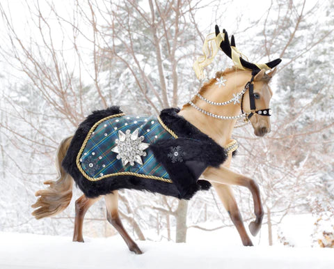 Breyer 2023 Holiday Horse || Highlander || RETIRED