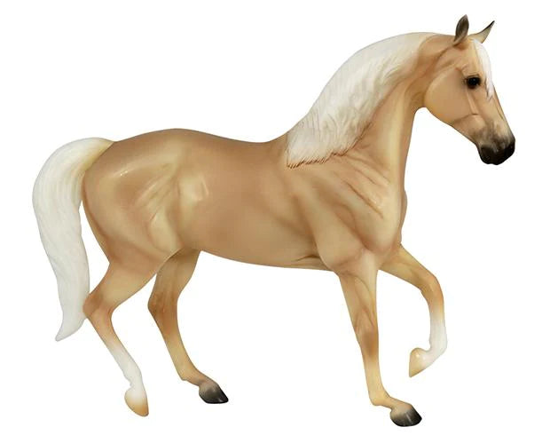 Breyer || Palomino Morgan Horse || RETIRED