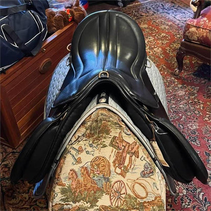 Valerie Kanavy Endurance Saddle || 18" Seat || #4 Spring Tree
