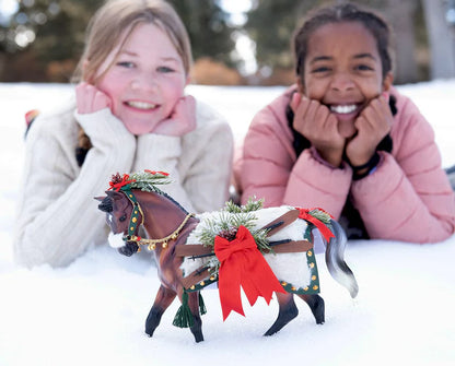 Breyer 2024 Holiday Horse || Après Ski
