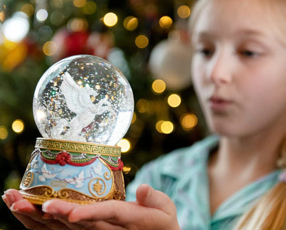 Breyer Holiday Flight Musical Snow Globe || RETIRED